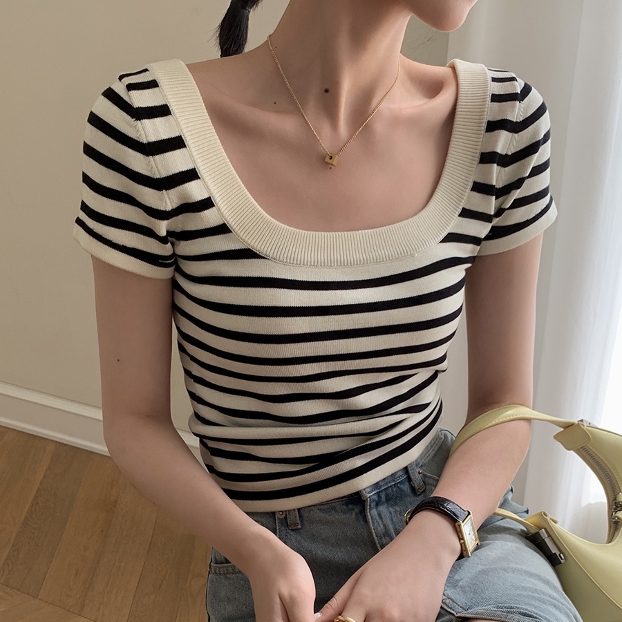 Red Hitam Bergaris Rajutan Lengan Pendek T-shirt Wanita Baru Musim Panas Pakaian Wanita 2023 Kartu Pinggang Kecil Kemeja Leher U top