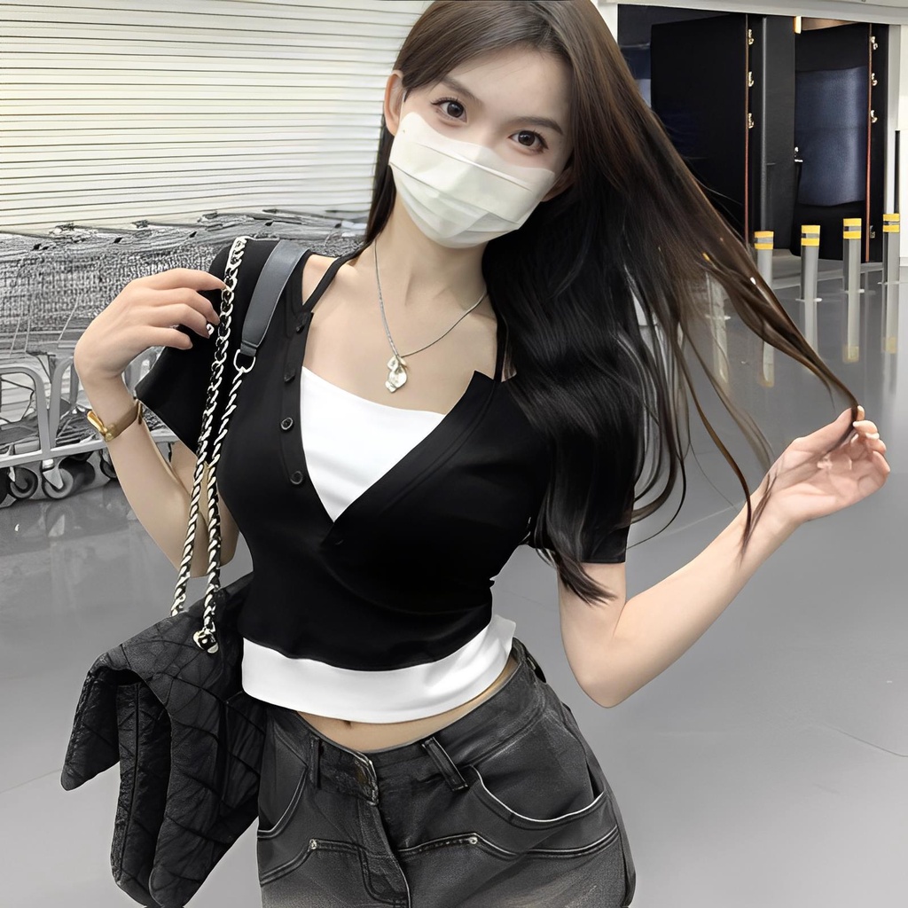 Red V-Leher Menggantung Leher Lengan Pendek T-shirt Wanita Musim Panas Versi Korea 2023 Palsu Dua Potong Rasa Desain Slim Fit dan Tipis Pendek Top