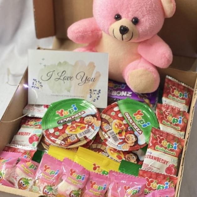 

GIFT BOX / HAMPERS YUPI / YUPI BOX / KADO ULANGTAHUN PACAR .