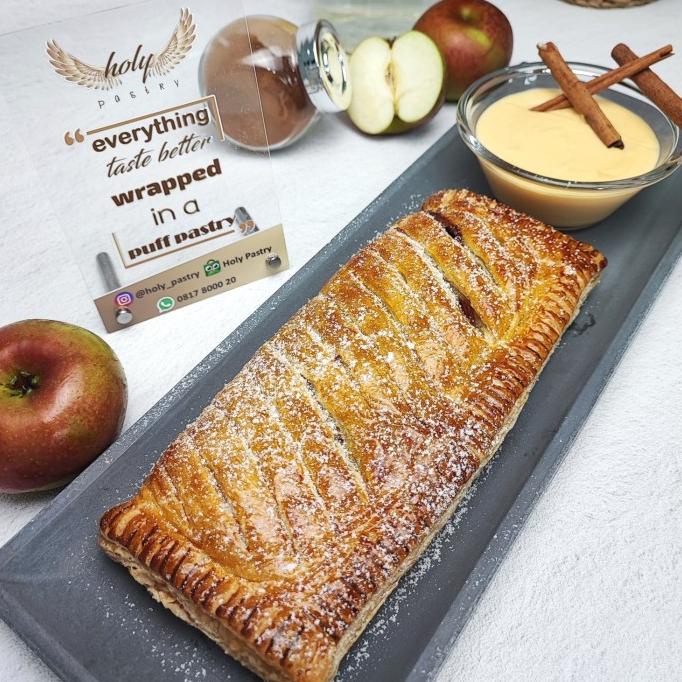

Promo Apple Puff Pastry with Vanilla Sauce