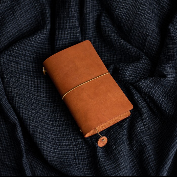 

Terlaris Leather Notebook Cover A6 / Sampul Buku Kulit Vachetta / Tan / Braow