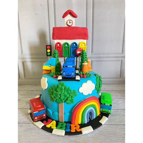 

Custom kue ulang tahun / cake ultah custom fondan 18cm