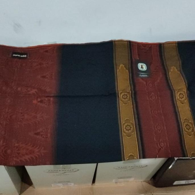 sarung gajah duduk signature