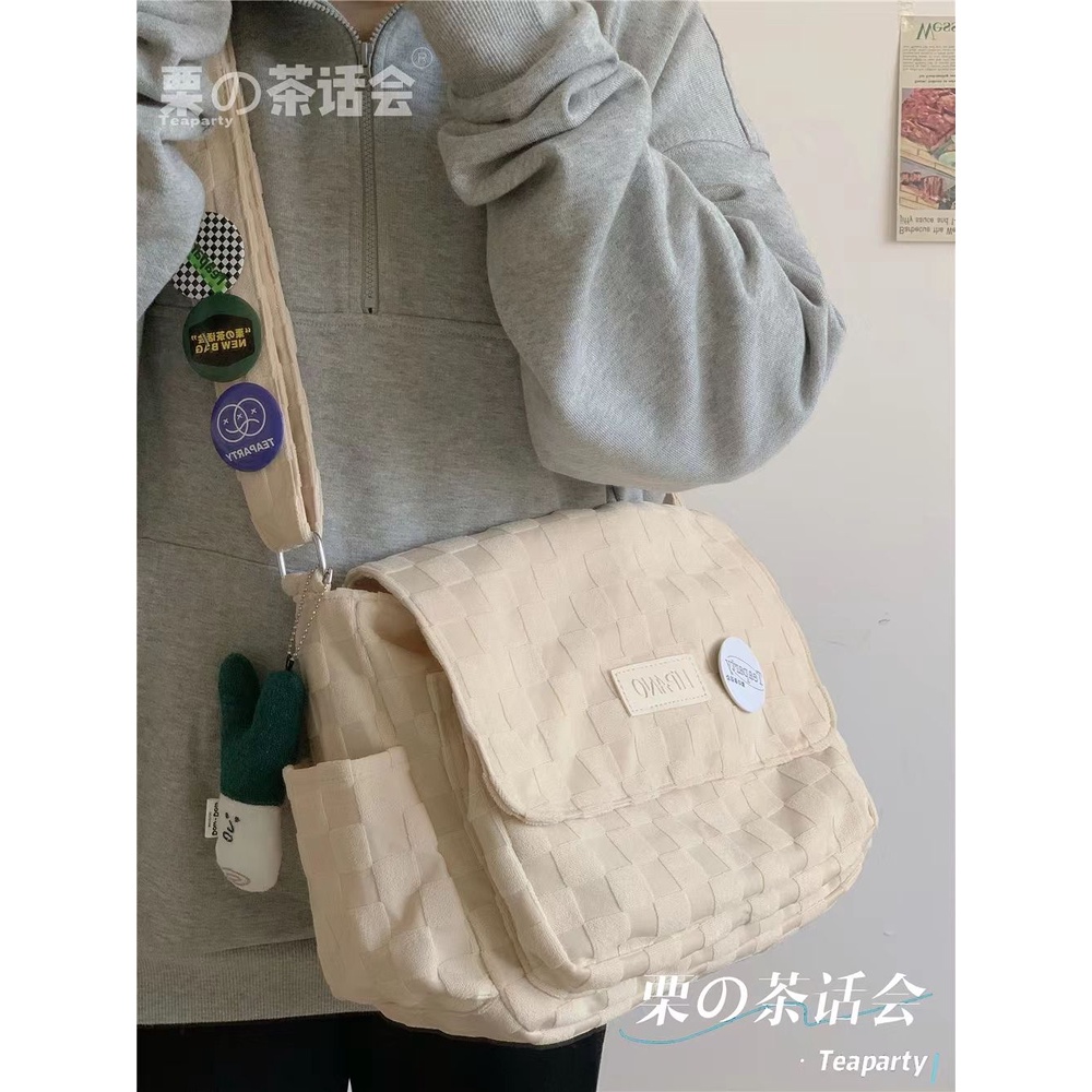 ▲✉◆Sera  Toko Jepang Sederhana All-Match Messenger Tas Siswa Perempuan Kelas Komuter Kapasitas Besar Tas Messenger Satu Bahu Musim Gugur dan musim Dingin Ransel