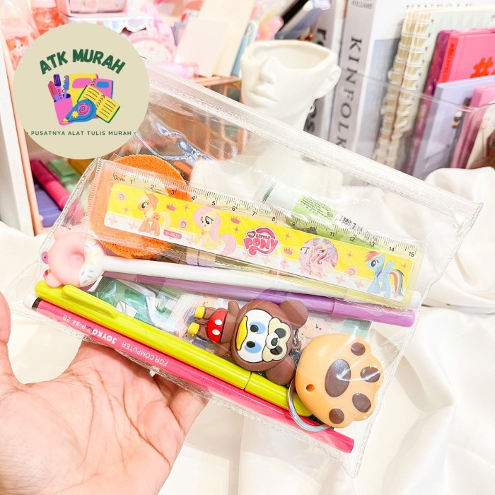 

Terlaris Pouch Set Alat Tulis Sticker Pensil Gantungan Kunci Pulpen Pena Pensil