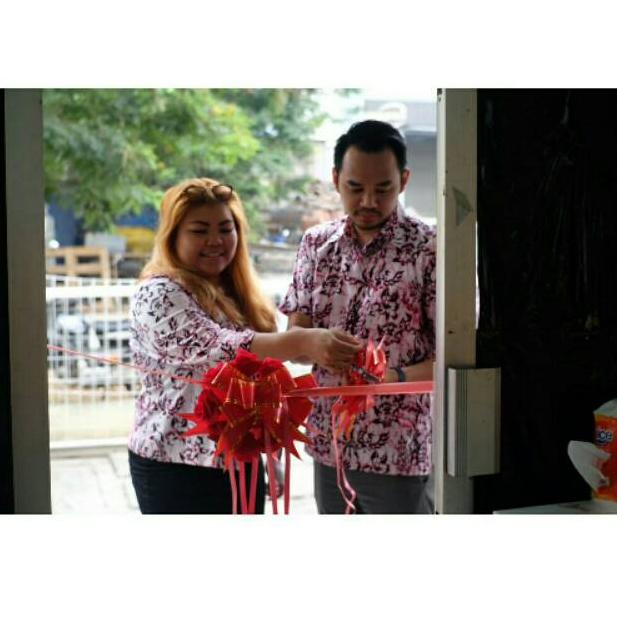 

DISCOUNT !! Pita Peresmian/Gunting Pita/Pita Opening/Pita Satin/Bunga Pita Peresmian/Pita Peresmian 2 Pom-Pom [KODE 87]