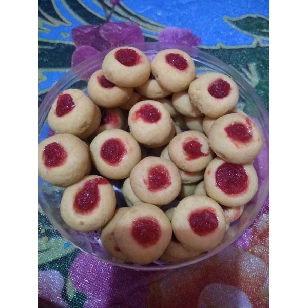 

Kue nastar selai strawbery kemasan 500gram