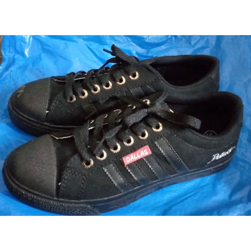 Sepatu Sekolah Dallas Darwin