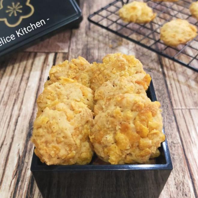 

Cornflake Cheese Cookies 300Gram (Felice Kitchen)