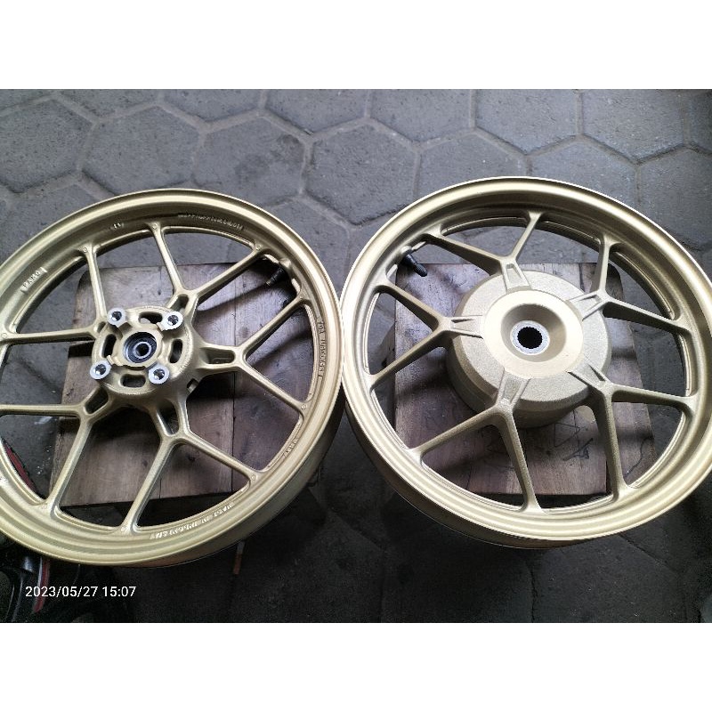 velg vario 125 150 gold pelek Vario 125 150