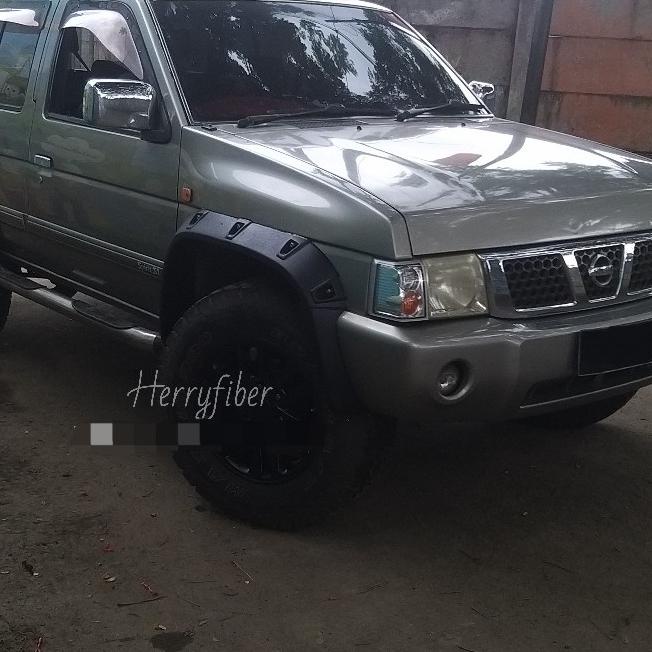 Over Fender Nissan Terrano