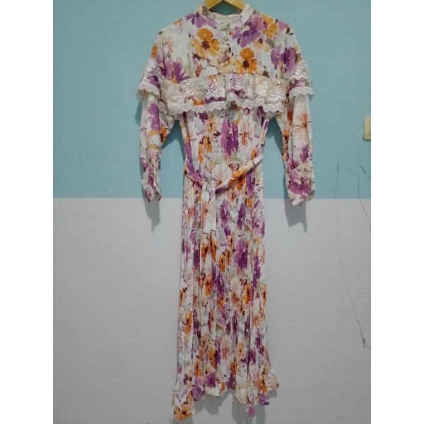 DRESS MOTIF BUNGA PLISKET RUMBAI