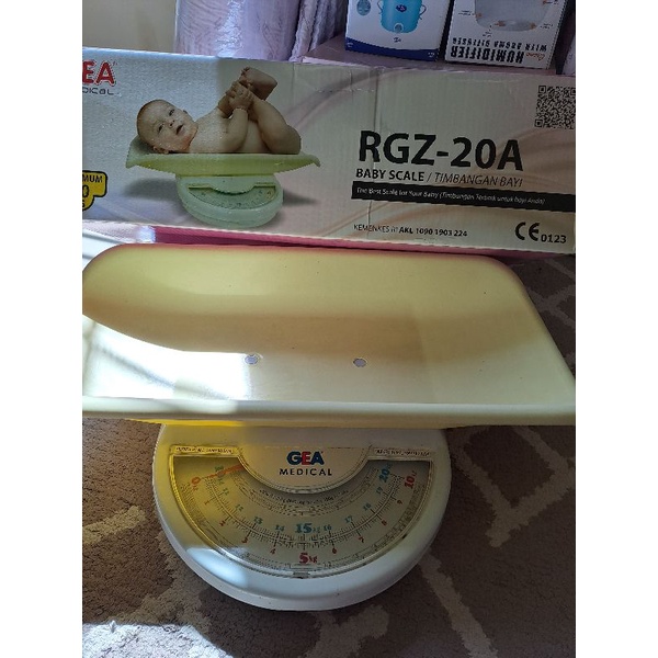 timbangan bayi / baby scale preloved