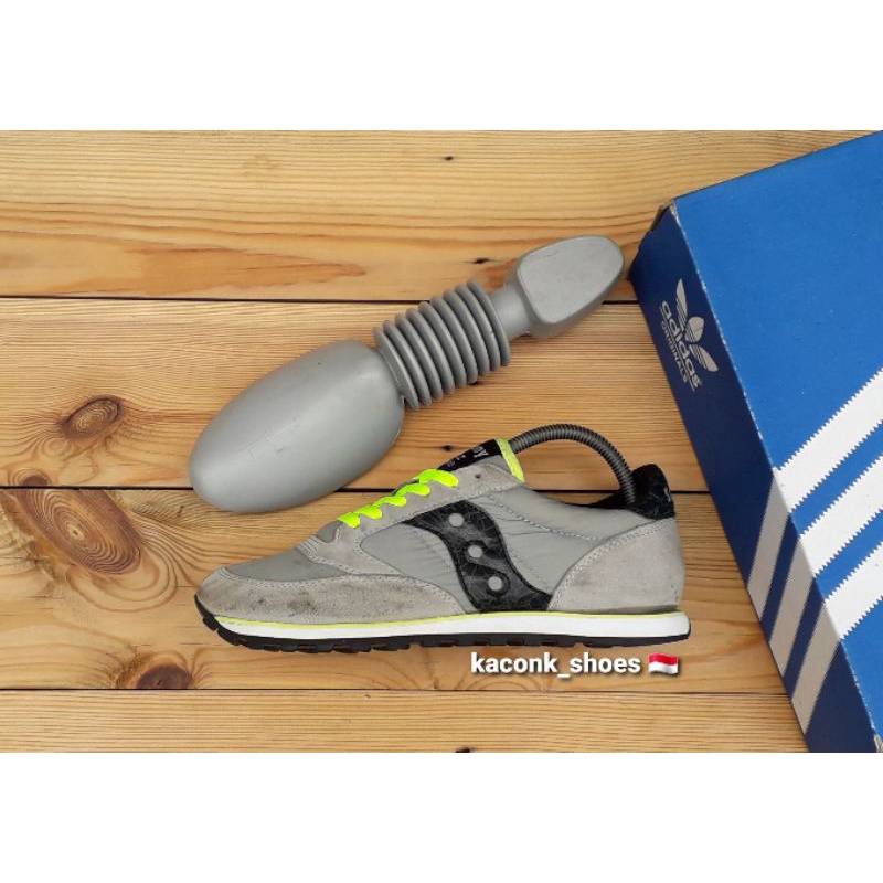 SEPATU CASUAL SNEAKERS SAUCONY COURAGEOUS JAZZ SHADOW ORIGINAL