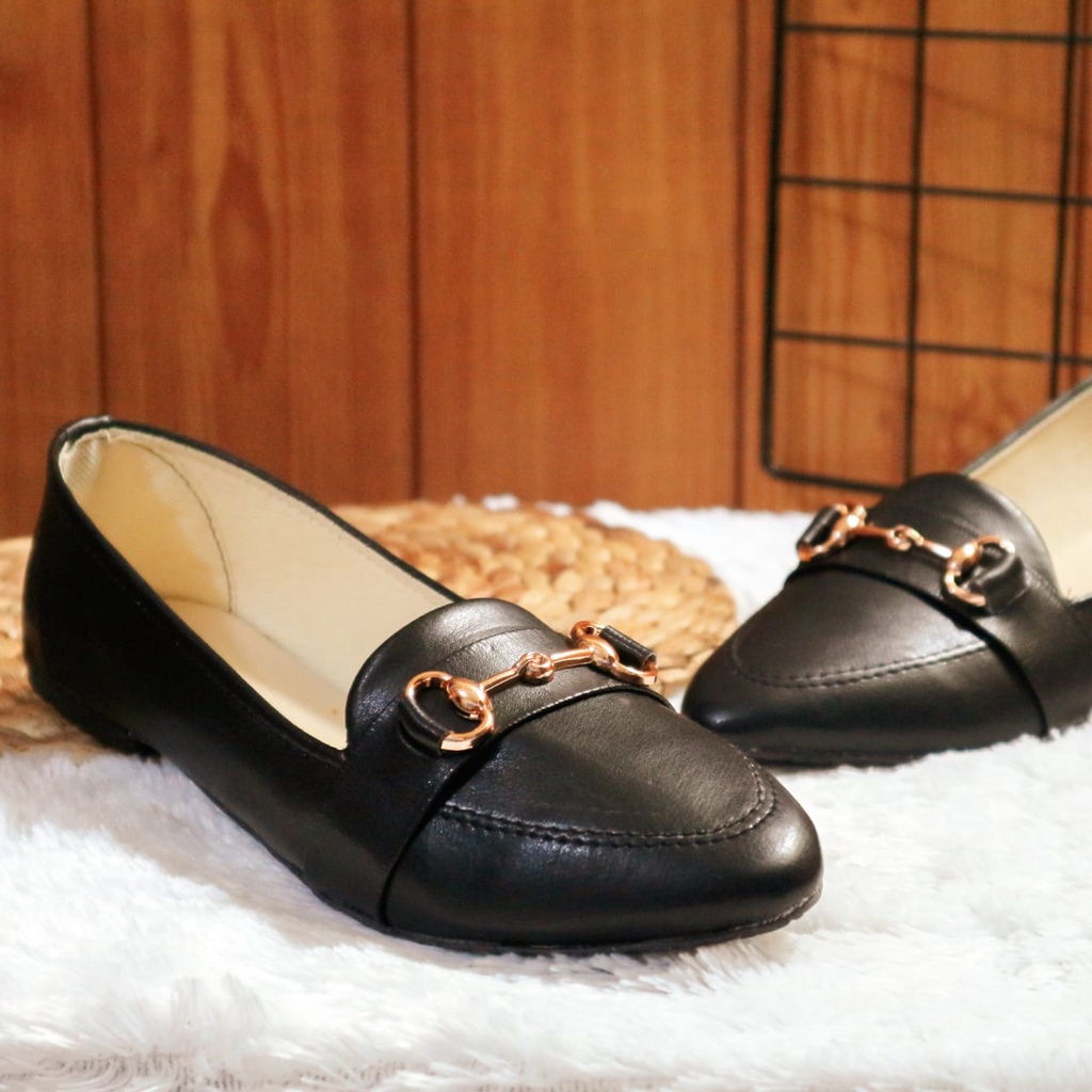 FlatShoes Wanita Clary RD 01