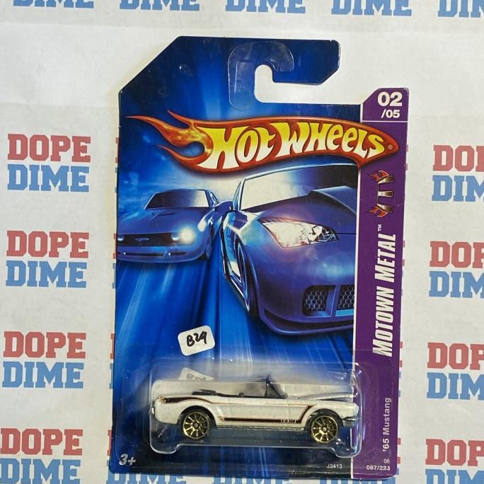 Hot Wheels 65 Mustang Convertible Putih