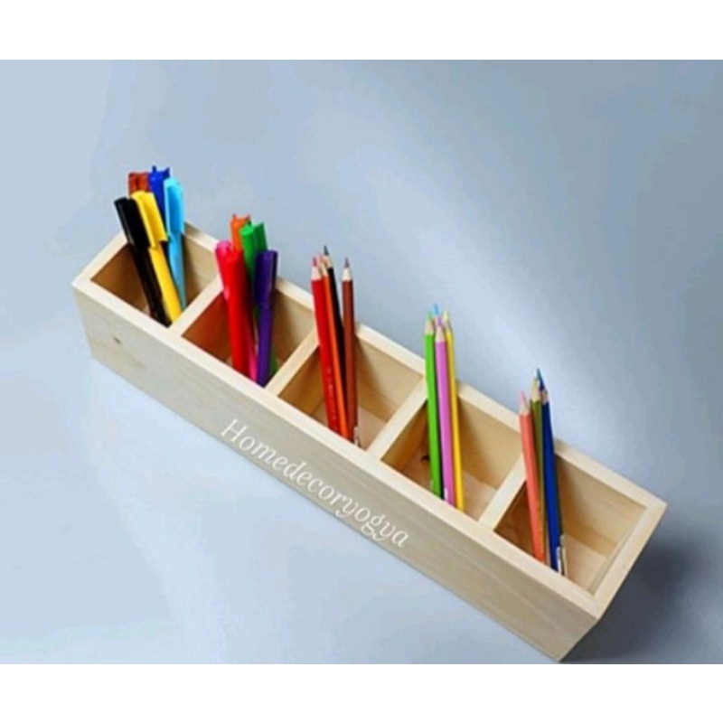 

Tempat pensil kayu jadi blanda