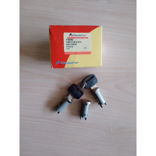 kunci kontak atau anak kunci set isi 3 merk dan motor untuk vespa ST,EX2/XL