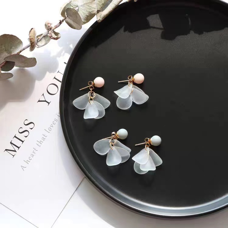 Anting Hook Wanita Kelopak Bunga Daily Fashion - Anting Kelopak Bunga Putih