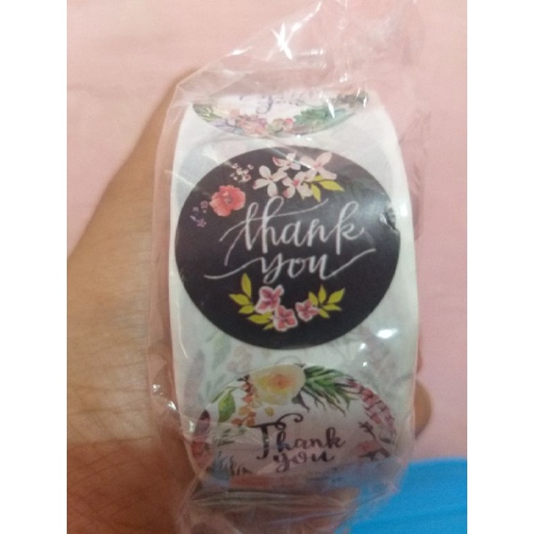 

sticker label serba guna bisa untuk mempercantik kemasan makanan & minumanharga diatas untuk 1 roll isi 500 pcs Diameter 2,5 cm