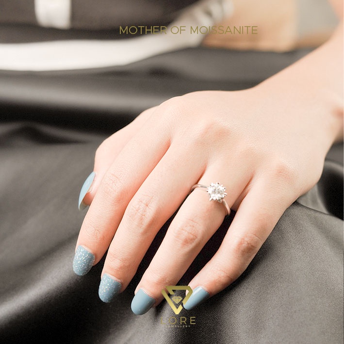 Lore Jewellery  - Cincin Moissanite Lapis Emas 18K -  Bling Star Moissanite Ring 0.5 /1.0/2.0Carat [GRA Sertificated and After Sales Warranty]