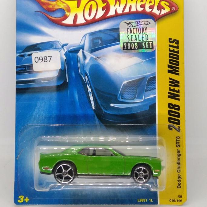 Hot wheels Dodge Challenger SRT8 hijau