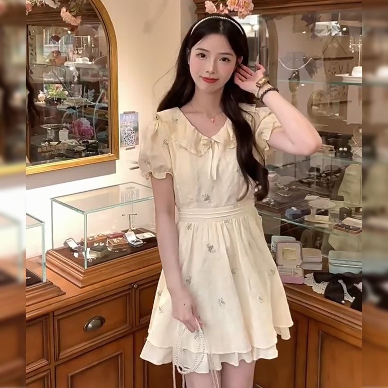 Red French sweet and cute apricot floral dress female Korean version of the niche high-end doll collar waist short skirt