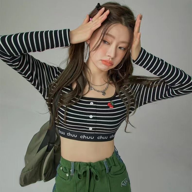 Red CHUU Bergaris Manis dan Pedas Kepribadian T-shirt Pendek Wanita 2022 Musim Gugur Baru Bordir Cherry Kecil Pendek Top