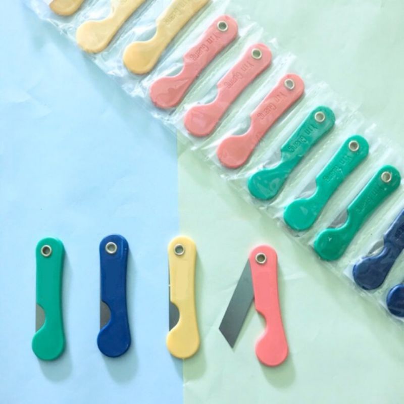 

pisau cuttet lipat mini / foldable knife / cutter warna warni(TG)