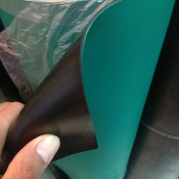 

Terlaris Cutting Mat Karet Anti Static / Rubber Insulation Mat / Anti Statik Listrik 2Mm