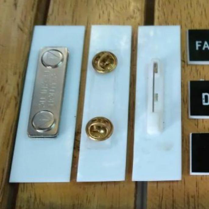 

Name Tag Nyonya Papan Nama Dada Akrilik Lapis Resin P.O