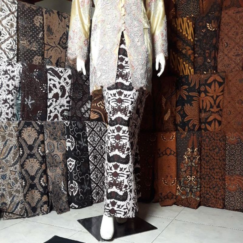 Kain Batik Motif Khas Jogja Wahyu Bledak Pengantin Jarik Dan Rok