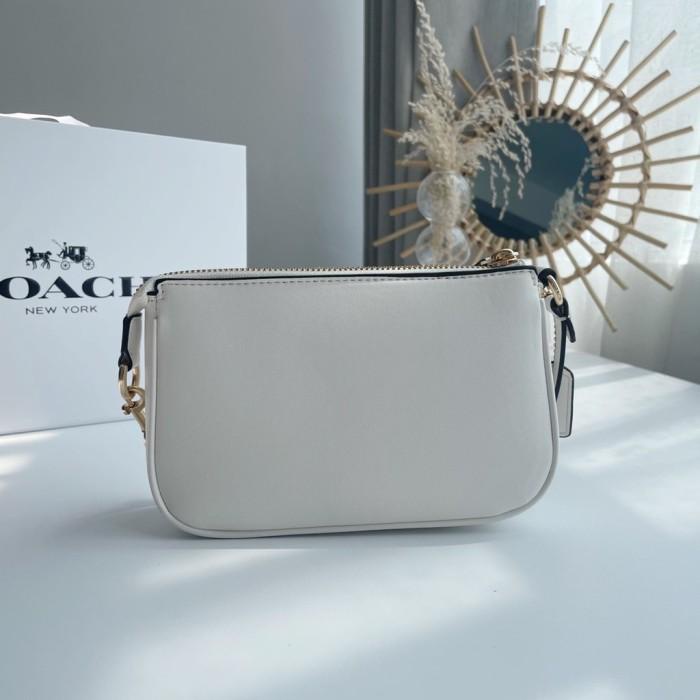 Coach Hand Bag Notali 19 With Daisy Embroidery