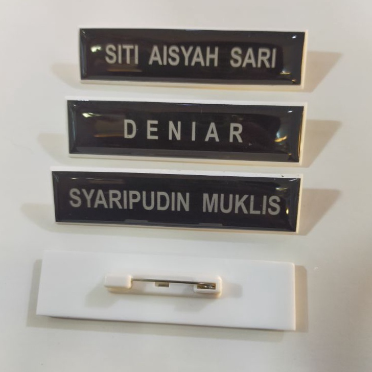 

[KODE PRODUK KL67D7275] Name tag/nama peniti dilapis fiberglass