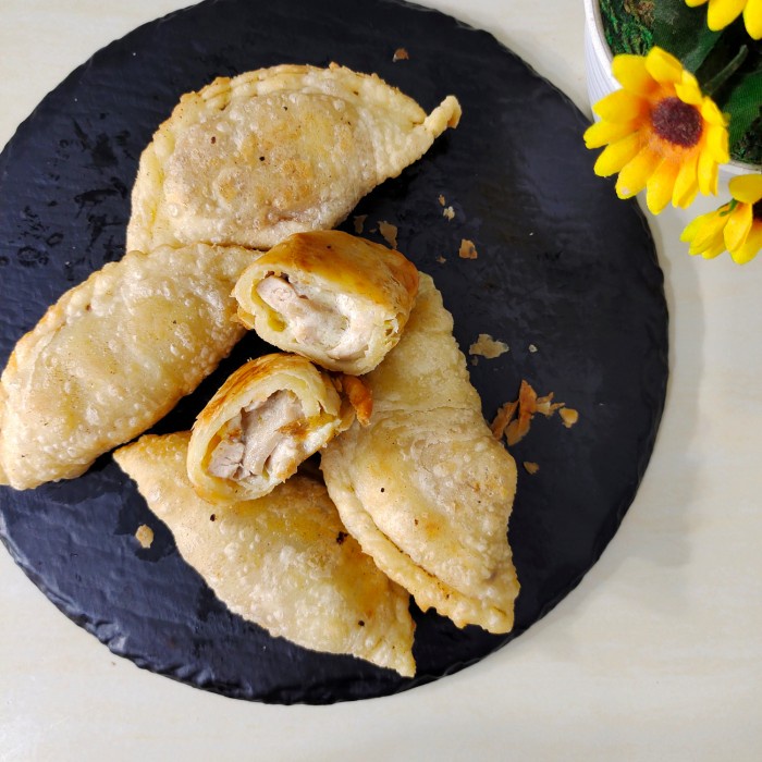 

Terlaris Keto Puff Creamy Chicken Mushroom