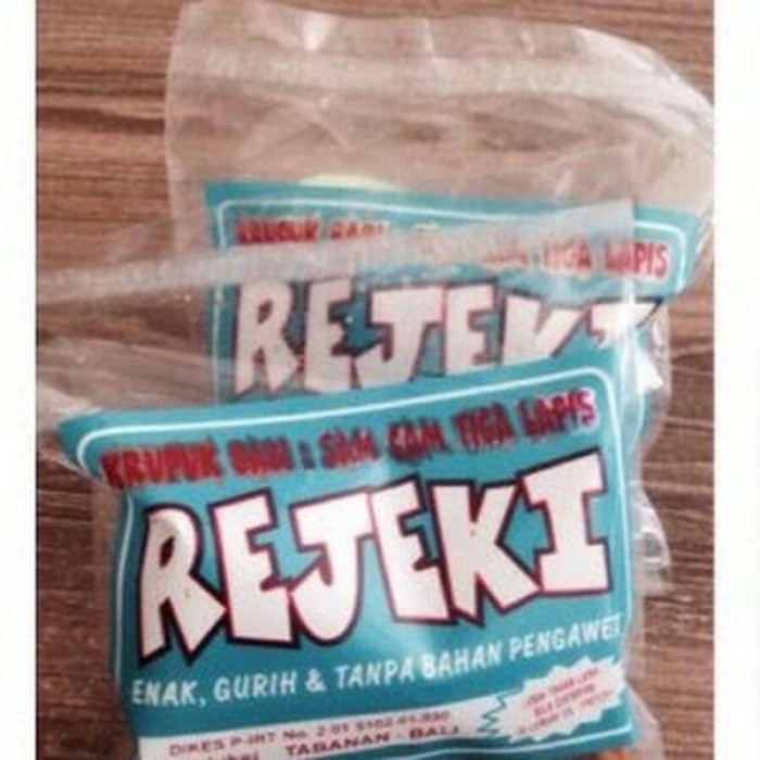 

Kerupuk Babi Samcan Samcam 3 Lapis REJEKI Khas Bali 70gr hr503