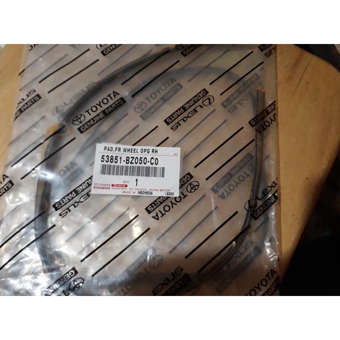 Karet List Over Fender Rush Warna Abu Yg Nempel Di Bemper Depan Ori