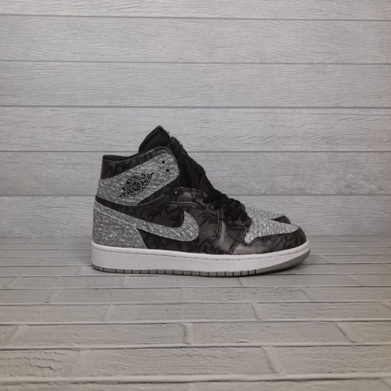 AIR JORDAN 1 HIGHT OG REBELLIONAIRE MAN'S