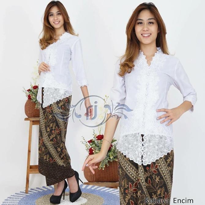 Kebaya Encim Putih Senada Tangan 3/4