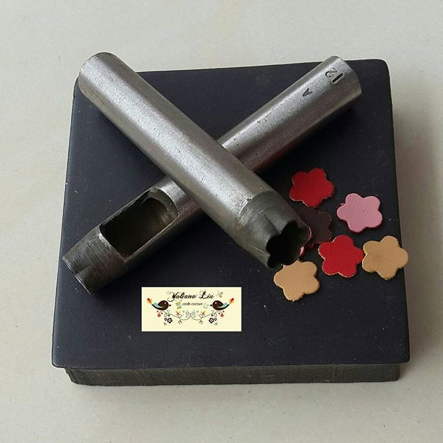 

Terlaris Flower Punch For Leather 1.2Cm/Plong Bunga