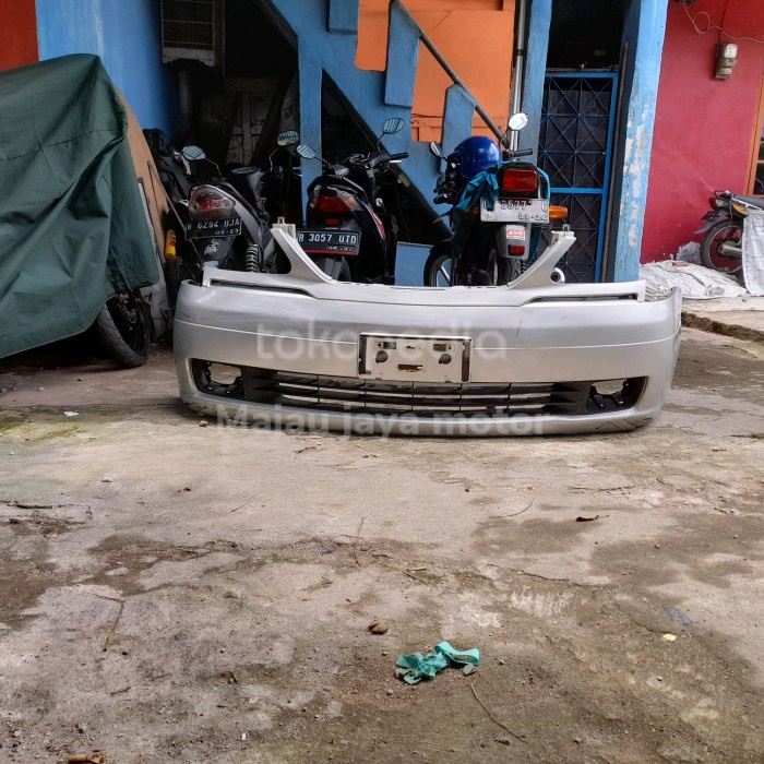 {Bekas} bumper/bemper nissan serena c24 depan Murah