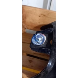 baut tangki Suzuki TS125 baut karet tangki Suzuki TS125 baut belakang tangki Suzuki TS125 baut tangk