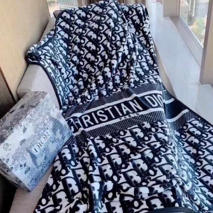 Terlaku SELIMUT DIOR+BOX/ IMPORT PREMIUM / SELIMUT DEWASA