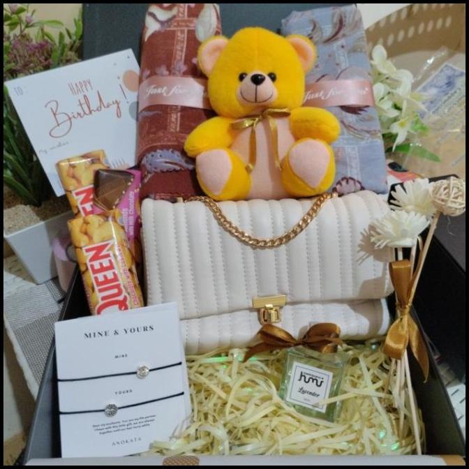 

Barang Terlaris Dece Hampers Custom Kado Ulang Tahun Custom Special Sellyangelinastore