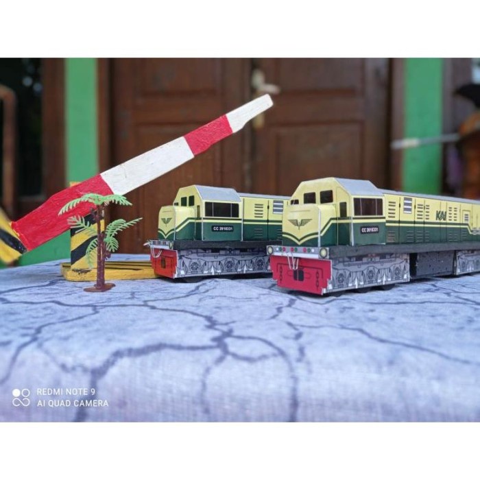 DISKON SPESIAL MINIATUR KERETA API LOKOMOTIF SERI CC 201 45(LIVERY VINTAGE) TERLARIS