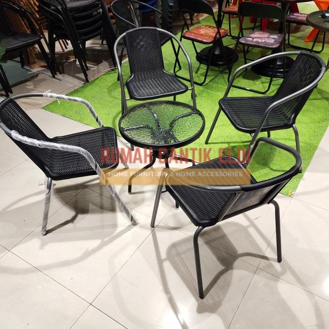 Kursi Meja (4 + 1)Teras Tamu Taman Outdoor Cafe