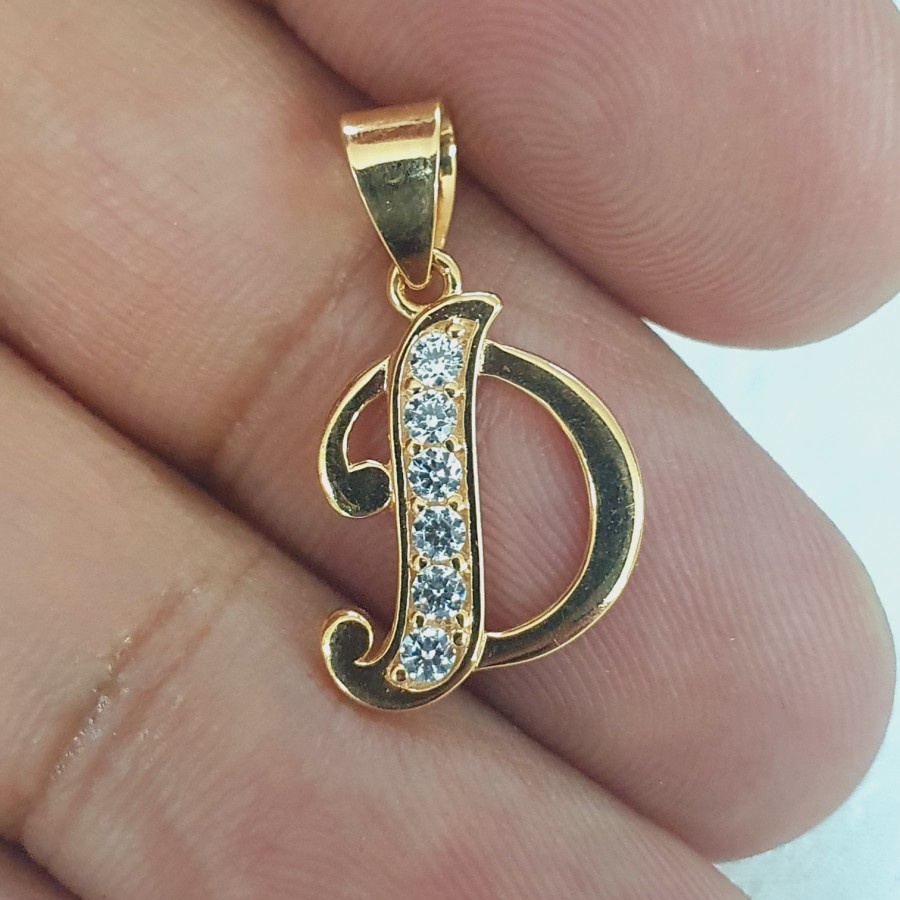 liontin emas 70% 700 70 % huruf D