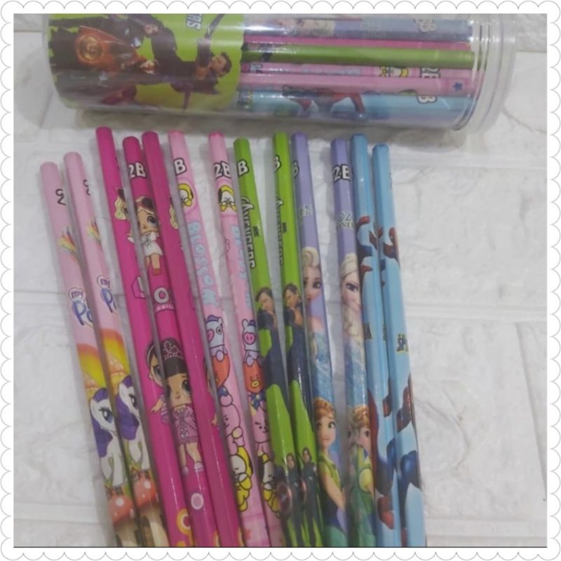 

Pensil 2B karakter cewe cowo (1 pcs) / Pensil karakter cewe cowo per pcs / Pensil 2B karakter anak