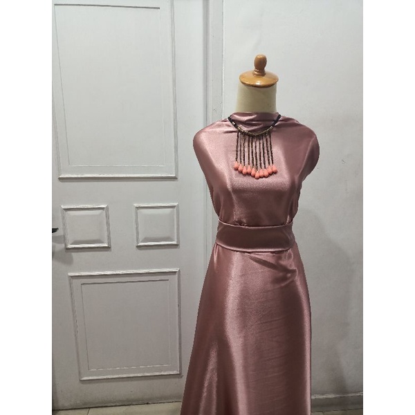 1 Meter Kain Satin Silk Kilap Premium Jakarta Maxmara Lux (Jenis bahan) Kain Saten Silk Kilap Charmuse Premium Satin Bridesmaid Bahan Satin Silk Kilap Premium Grosir Meteran Murah Bagus