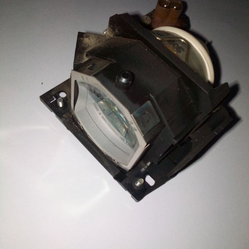 LAMPU PROYEKTOR HITACHI CP-RX79 CP-RX82 CP-RX93 ORIGINAL BEKAS GARANSI